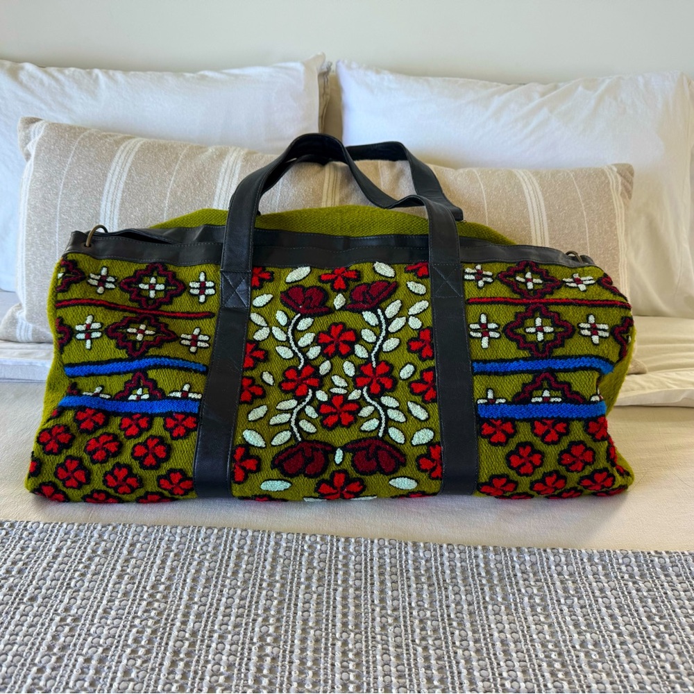 Excellent Condition Noonday Mossflower Weekender Bag